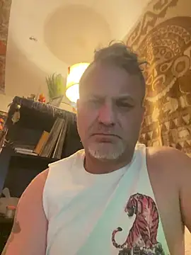 Snapshot of SilverandFox chatting on 01/07/25, 05:31 SilverandFox online show from 01/07/25, 05:31