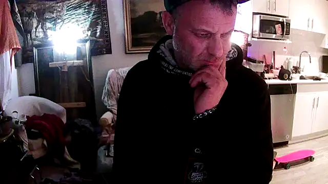 Snapshot of SilverandFox chatting on 01/23/25, 01:24 SilverandFox online show from 01/23/25, 01:24