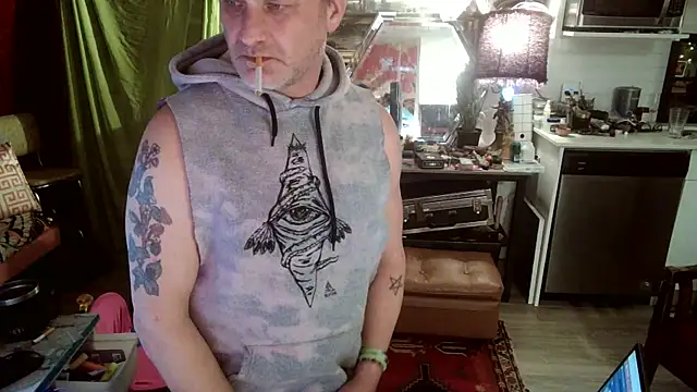 Snapshot of SilverandFox chatting on 03/18/25, 08:58 SilverandFox online show from 03/18/25, 08:58