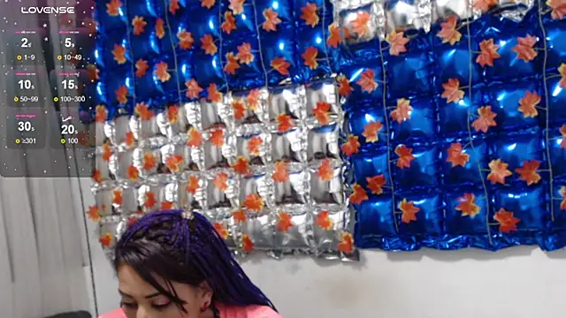 Snapshot of thaly_funn chatting on 02/21/25, 04:18 thaly funn online show from 02/21/25, 04:18