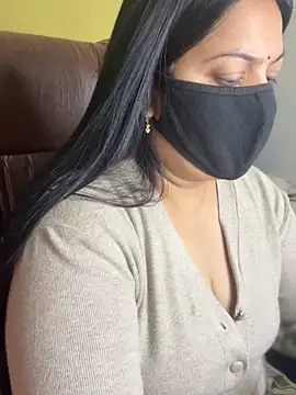 Snapshot of FlatVincy4 chatting on 12/16/25, 06:51 FlatVincy4 online show from 12/16/25, 06:51