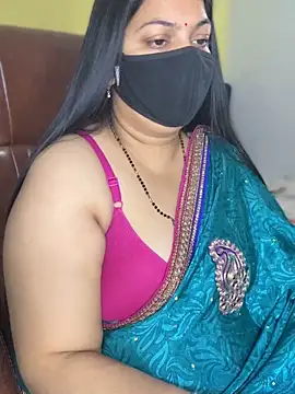 Snapshot of FlatVincy4 chatting on 12/18/25, 04:07 FlatVincy4 online show from 12/18/25, 04:07