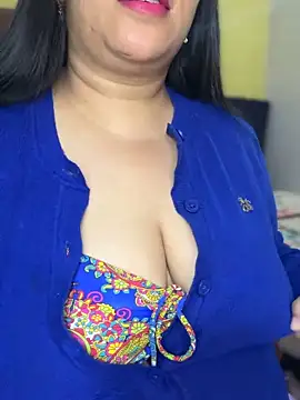 Snapshot of FlatVincy4 chatting on 12/19/25, 04:19 FlatVincy4 online show from 12/19/25, 04:19