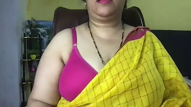 Snapshot of FlatVincy4 chatting on 12/22/25, 05:26 FlatVincy4 online show from 12/22/25, 05:26