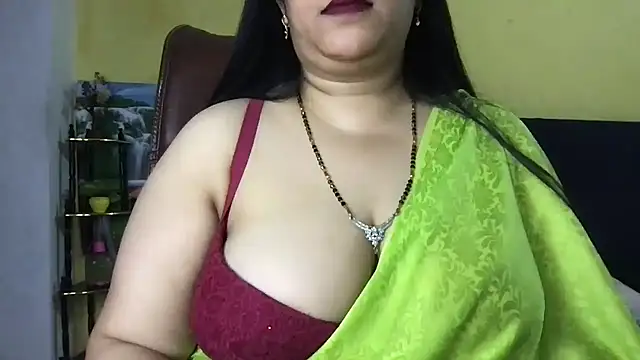 Snapshot of FlatVincy4 chatting on 12/23/25, 06:55 FlatVincy4 online show from 12/23/25, 06:55