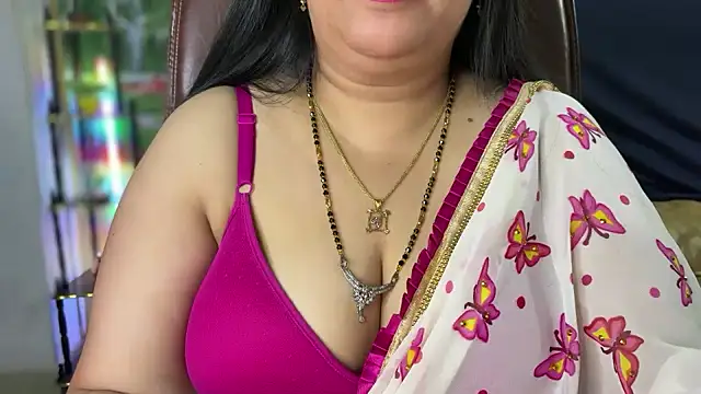 Snapshot of FlatVincy4 chatting on 01/12/26, 06:18 FlatVincy4 online show from 01/12/26, 06:18