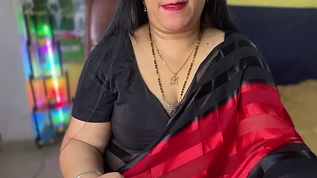 Snapshot of FlatVincy4 chatting on 01/17/26, 06:33 FlatVincy4 online show from 01/17/26, 06:33