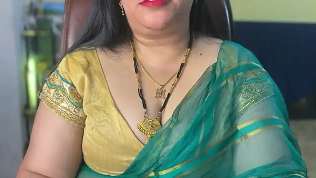 Snapshot of FlatVincy4 chatting on 02/05/26, 04:22 FlatVincy4 online show from 02/05/26, 04:22