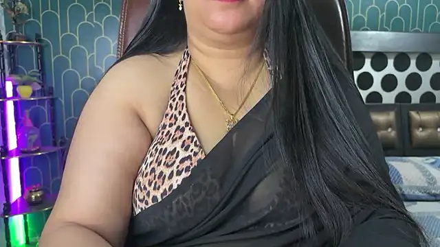 Snapshot of FlatVincy4 chatting on 02/13/26, 05:03 FlatVincy4 online show from 02/13/26, 05:03