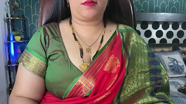 Snapshot of FlatVincy4 chatting on 02/14/26, 06:43 FlatVincy4 online show from 02/14/26, 06:43