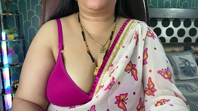 Snapshot of FlatVincy4 chatting on 02/15/26, 07:51 FlatVincy4 online show from 02/15/26, 07:51