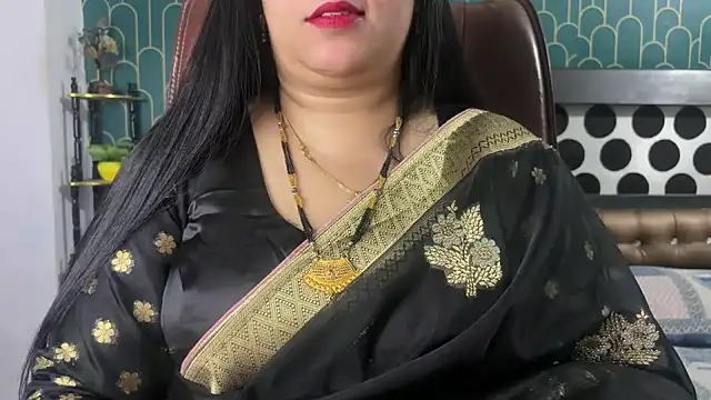 Snapshot of FlatVincy4 chatting on 02/17/26, 07:27 FlatVincy4 online show from 02/17/26, 07:27