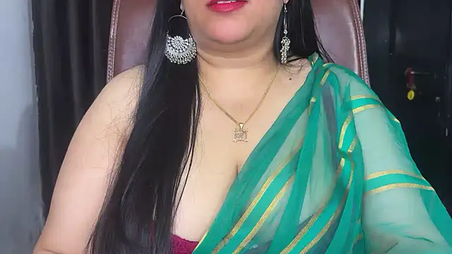 Snapshot of FlatVincy4 chatting on 02/18/26, 04:14 FlatVincy4 online show from 02/18/26, 04:14