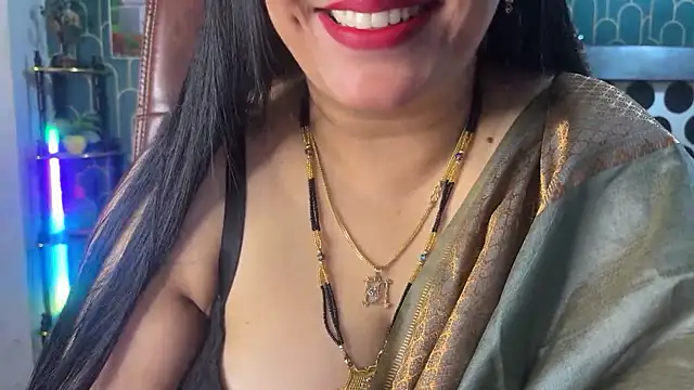 Snapshot of FlatVincy4 chatting on 02/20/26, 05:04 FlatVincy4 online show from 02/20/26, 05:04