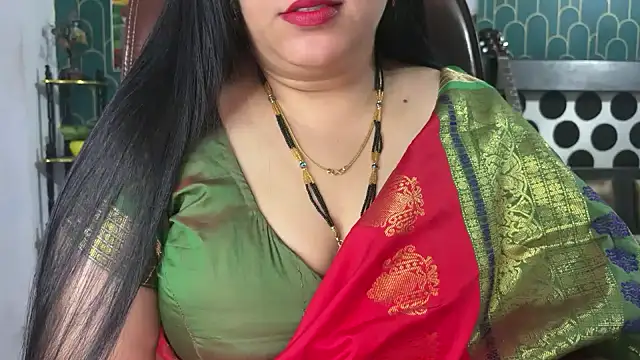 Snapshot of FlatVincy4 chatting on 02/21/26, 03:29 FlatVincy4 online show from 02/21/26, 03:29