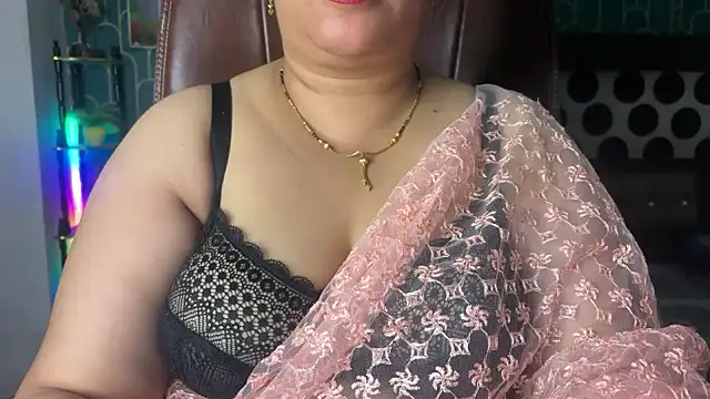 Snapshot of FlatVincy4 chatting on 02/23/26, 03:31 FlatVincy4 online show from 02/23/26, 03:31