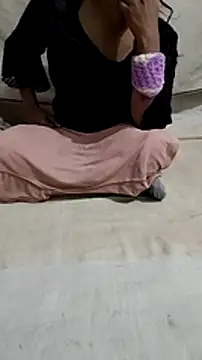 Looliya02 online show from 12/25/24, 07:24