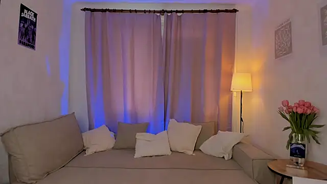 Snapshot of LucyLure chatting on 02/04/25, 11:16 LucyLure online show from 02/04/25, 11:16