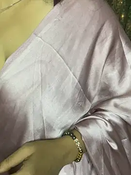 Snapshot of hot_menka chatting on 10/31/25, 04:41 hot menka online show from 10/31/25, 04:41