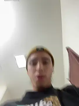 Snapshot of qbaby96 chatting on 12/28/24, 05:12 qbaby96 online show from 12/28/24, 05:12