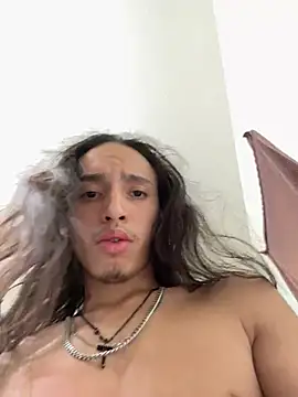 Snapshot of qbaby96 chatting on 01/08/25, 01:31 qbaby96 online show from 01/08/25, 01:31