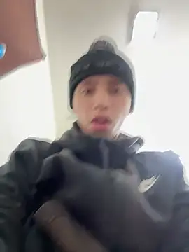 Snapshot of qbaby96 chatting on 01/24/25, 01:14 qbaby96 online show from 01/24/25, 01:14