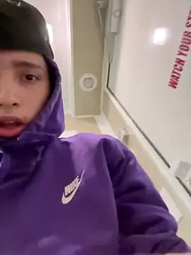 Snapshot of qbaby96 chatting on 02/12/25, 04:12 qbaby96 online show from 02/12/25, 04:12