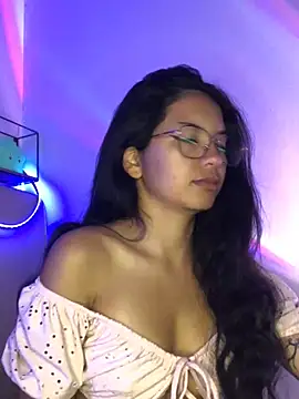Snapshot of Rosita_forever_ chatting on 02/04/25, 12:22 Rosita forever  online show from 02/04/25, 12:22