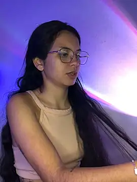 Snapshot of Rosita_forever_ chatting on 02/05/25, 01:11 Rosita forever  online show from 02/05/25, 01:11