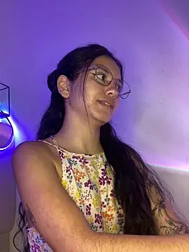 Snapshot of Rosita_forever_ chatting on 02/08/25, 04:14 Rosita forever  online show from 02/08/25, 04:14