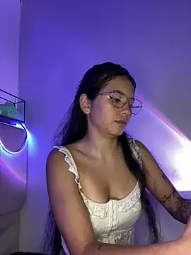Snapshot of Rosita_forever_ chatting on 02/15/25, 05:50 Rosita forever  online show from 02/15/25, 05:50