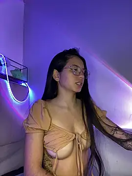 Snapshot of Rosita_forever_ chatting on 02/17/25, 06:59 Rosita forever  online show from 02/17/25, 06:59