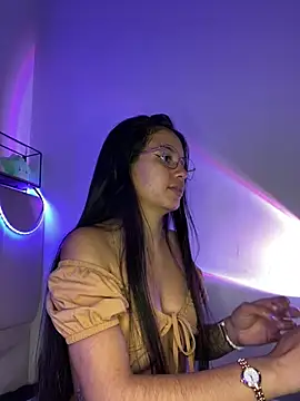 Snapshot of Rosita_forever_ chatting on 02/17/25, 10:03 Rosita forever  online show from 02/17/25, 10:03