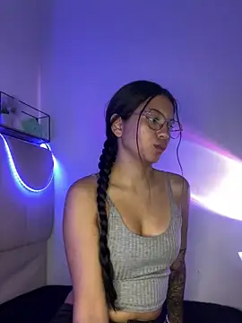Snapshot of Rosita_forever_ chatting on 02/23/25, 03:29 Rosita forever  online show from 02/23/25, 03:29