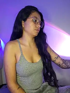 Snapshot of Rosita_forever_ chatting on 02/28/25, 03:48 Rosita forever  online show from 02/28/25, 03:48