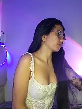 Snapshot of Rosita_forever_ chatting on 03/04/25, 03:48 Rosita forever  online show from 03/04/25, 03:48