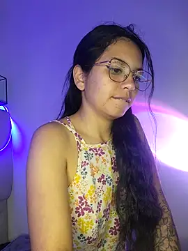 Snapshot of Rosita_forever_ chatting on 03/06/25, 08:59 Rosita forever  online show from 03/06/25, 08:59