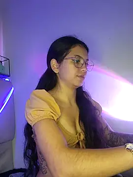 Snapshot of Rosita_forever_ chatting on 03/08/25, 06:58 Rosita forever  online show from 03/08/25, 06:58