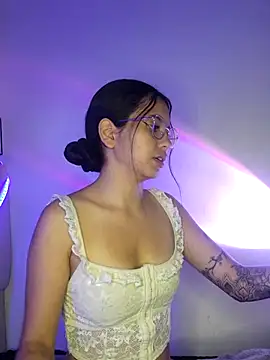 Snapshot of Rosita_forever_ chatting on 03/10/25, 03:30 Rosita forever  online show from 03/10/25, 03:30