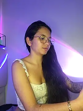 Snapshot of Rosita_forever_ chatting on 03/10/25, 10:02 Rosita forever  online show from 03/10/25, 10:02