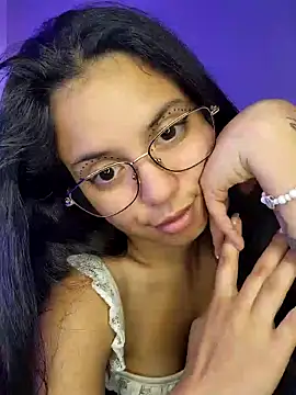 Snapshot of Rosita_forever_ chatting on 03/21/25, 12:51 Rosita forever  online show from 03/21/25, 12:51