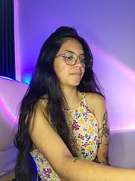 Snapshot of Rosita_forever_ chatting on 03/22/25, 07:20 Rosita forever  online show from 03/22/25, 07:20