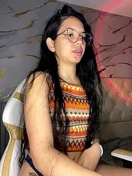 Snapshot of Rosita_forever_ chatting on 09/13/25, 04:45 Rosita forever  online show from 09/13/25, 04:45