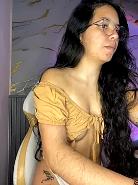 Snapshot of Rosita_forever_ chatting on 09/18/25, 01:35 Rosita forever  online show from 09/18/25, 01:35