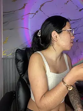 Snapshot of Rosita_forever_ chatting on 10/08/25, 02:53 Rosita forever  online show from 10/08/25, 02:53