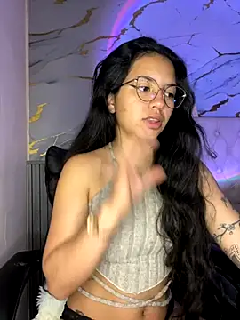 Snapshot of Rosita_forever_ chatting on 10/13/25, 02:06 Rosita forever  online show from 10/13/25, 02:06