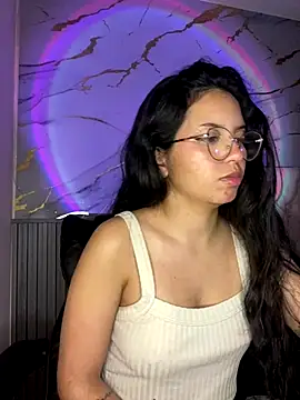 Snapshot of Rosita_forever_ chatting on 10/18/25, 08:26 Rosita forever  online show from 10/18/25, 08:26