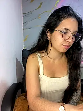 Snapshot of Rosita_forever_ chatting on 10/18/25, 08:31 Rosita forever  online show from 10/18/25, 08:31