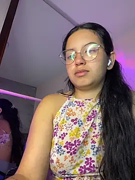 Snapshot of Rosita_forever_ chatting on 05/15/26, 07:54 Rosita forever online show from 05/15/26, 07:54