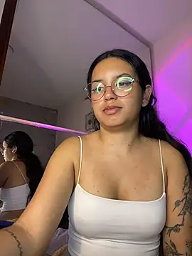 Snapshot of Rosita_forever_ chatting on 05/17/26, 06:22 Rosita forever online show from 05/17/26, 06:22